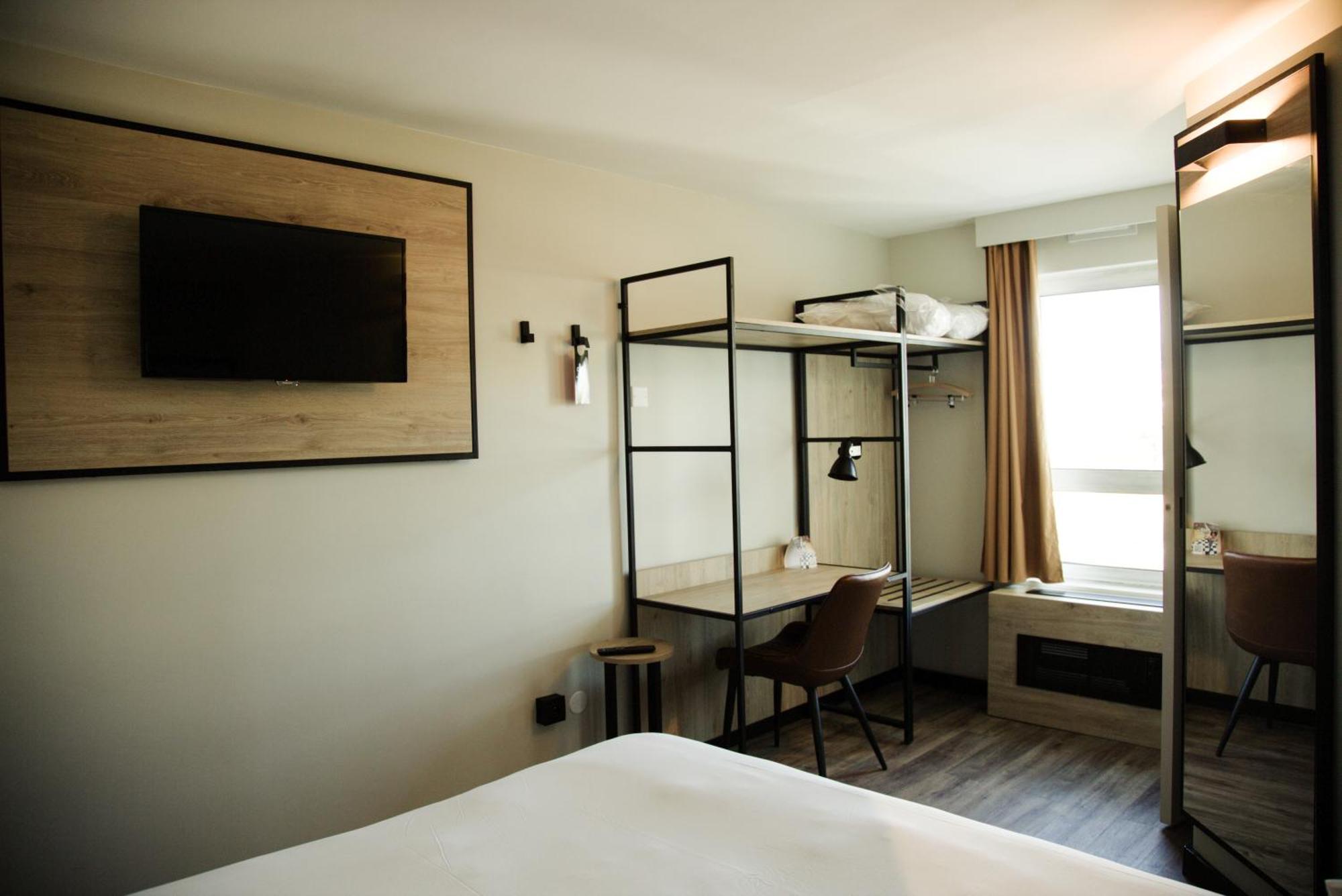 Hotel Ibis Clermont Ferrand A71 A75 La Méridienne 3*