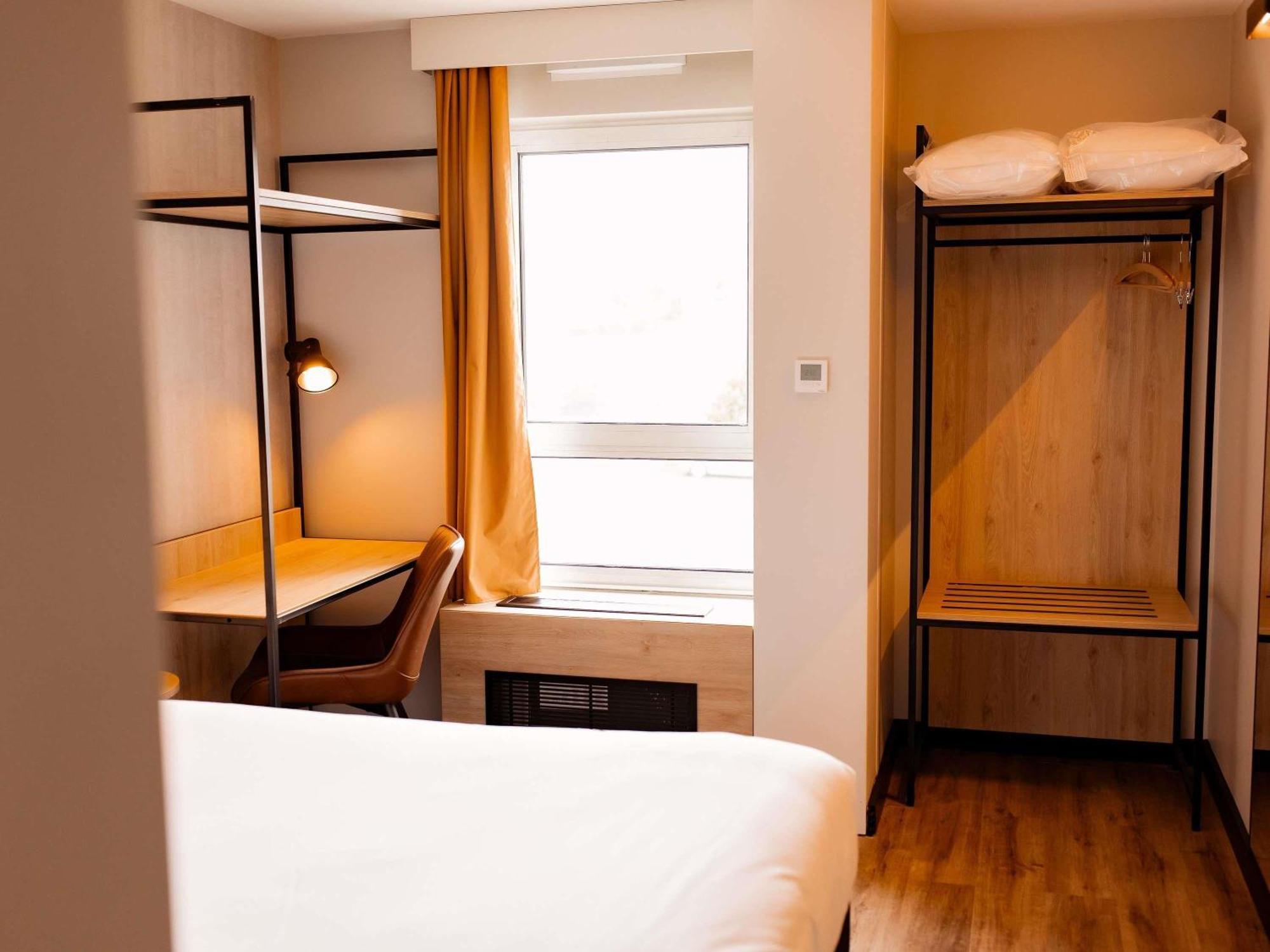 Hotel Ibis Ferrand A71 A75 La Méridienne 3*