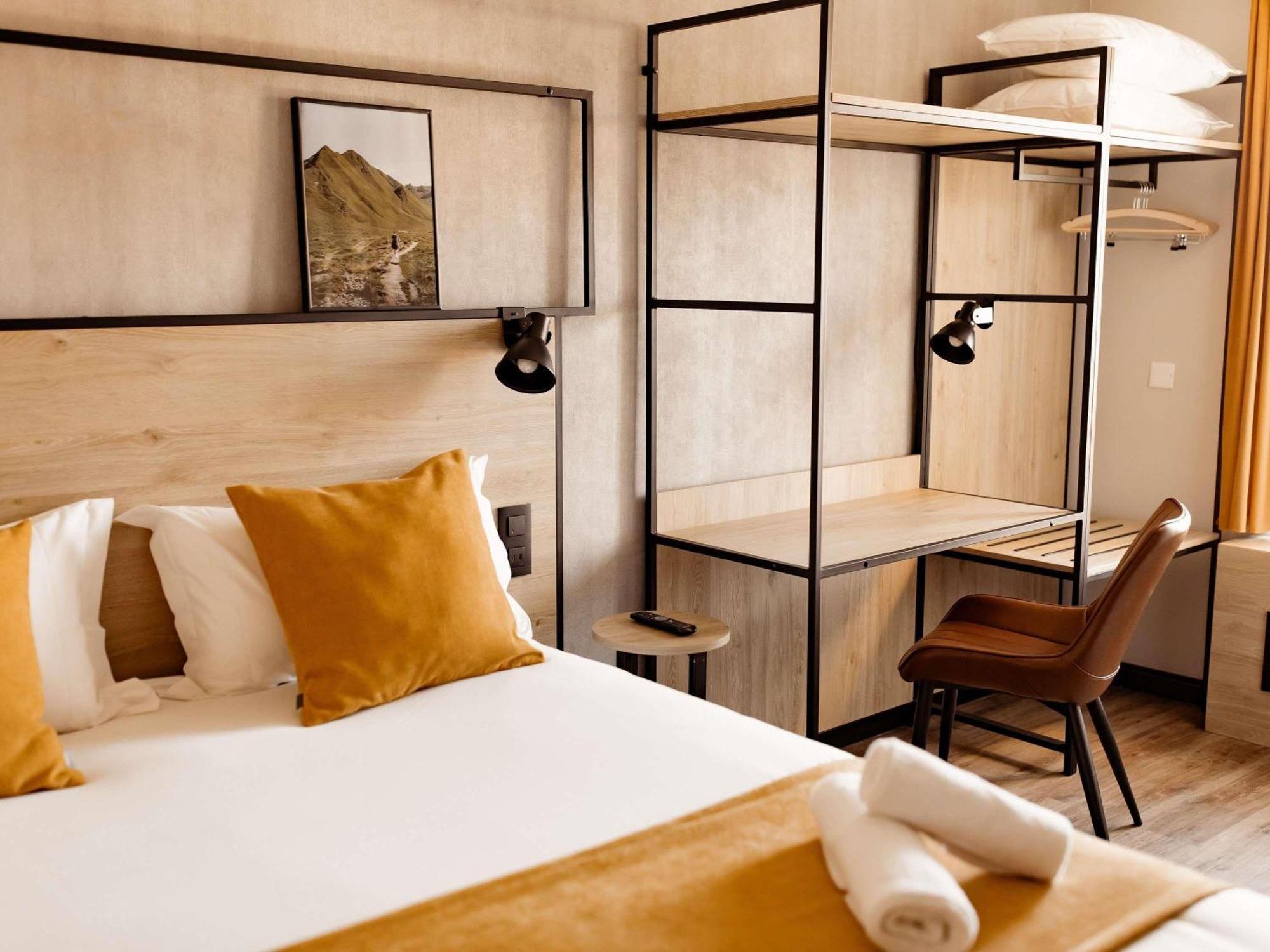 Hotel Ibis Ferrand A71 A75 La Méridienne 3*